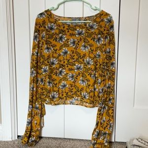 Long sleeve crop top
